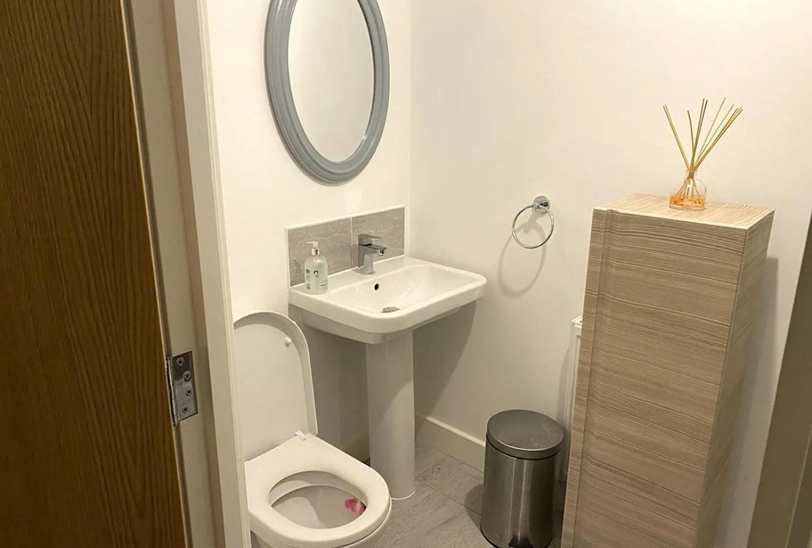 Igloo Magnolia Room Stay I Breakfast I Free Parking Leeds  Leeds (West Yorkshire)