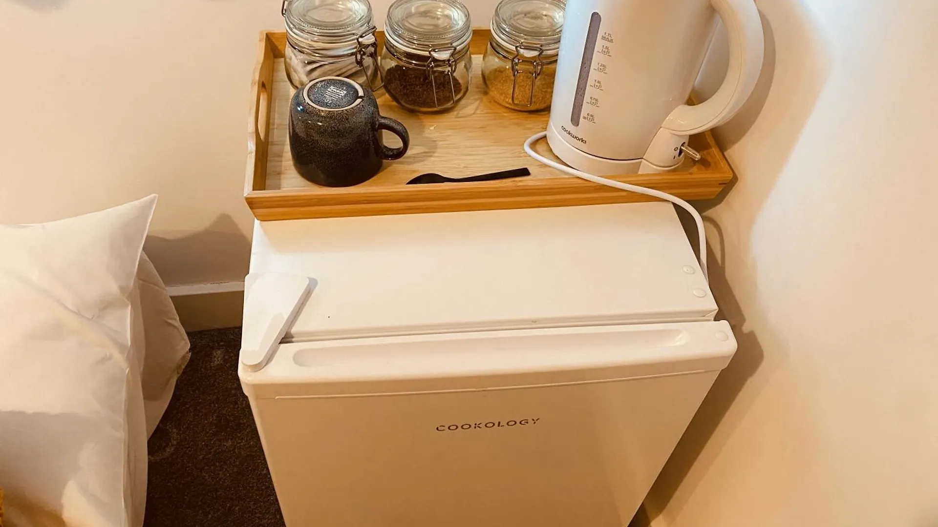 Igloo Magnolia Room Stay I Breakfast I Free Parking Leeds  Leeds (West Yorkshire)